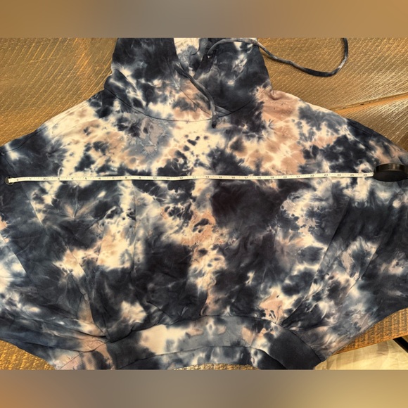 Young Fabulous & Broke- Tie Dye Hoodie Sweatshirt, NWOT, Size Medium/Large - Picture 5 of 7